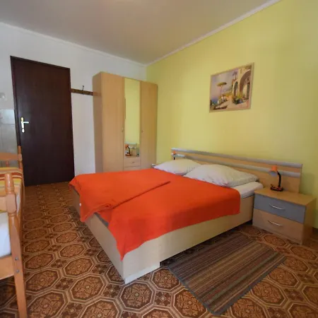 Skender Apartment *